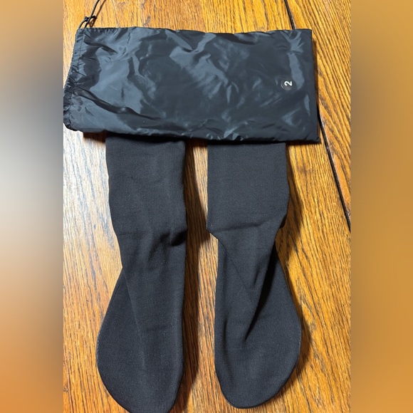 YZY Pods Men’s Size 1 and Size 2 Comes with black bag Brand New/Ready to Ship - Picture 5 of 9